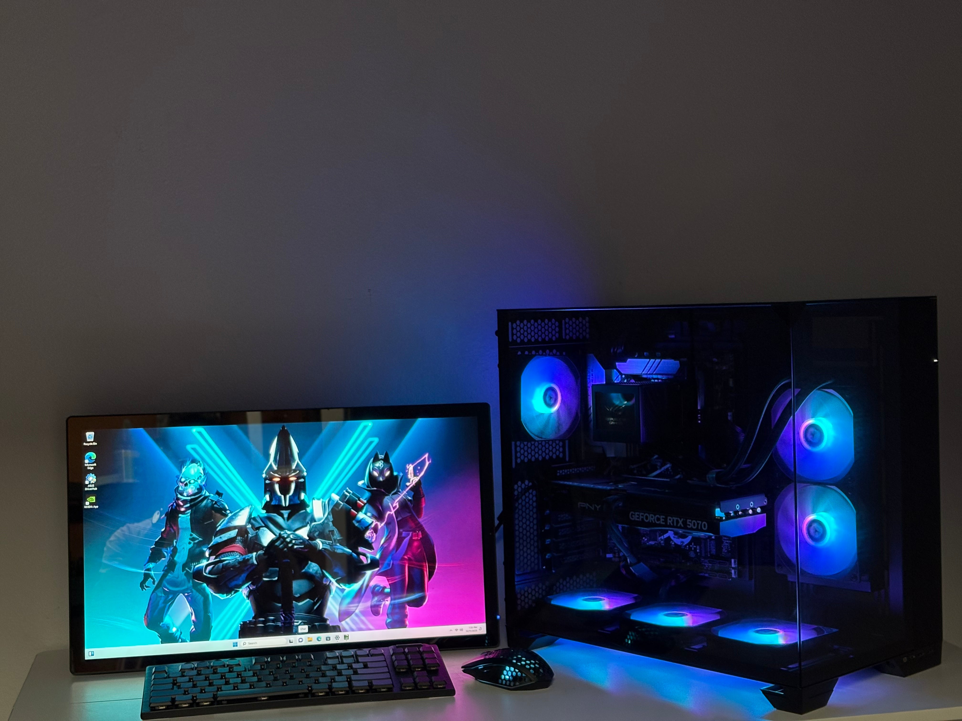 Gaming PC Intel i7/32GB RAM/2TB RTX 5070 GPU